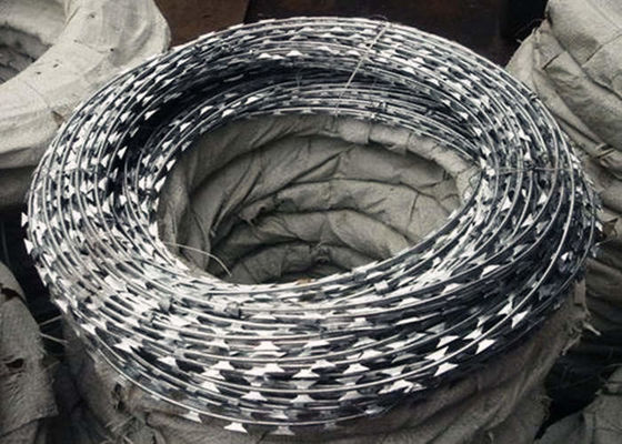 ISO9001 Hot Dipped Galvanized Barbed Wire , Q195 Concertina Razor Coil